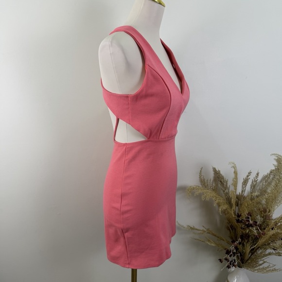 Blue Blush Size M Pink Bodycon V Neck Knit Cutout Back Mini Dress - Picture 3 of 11